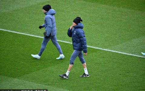 巴黎圣日耳曼更衣室风波！杜埃遭队友集体质疑，恩里克该如何力挽狂澜？