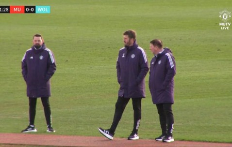 英超对手丢分曼联有望保四冲三！卡里克誓要破密集，期待埃弗顿挑战