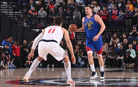 约基奇22+17穆雷连砍7分+失绝平1罚 掘金1分负快船