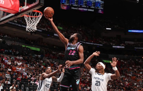 维金斯28分鲍威尔25分 热火击败灰熊3连胜