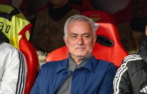 欧冠激战四场：3红15黄战火纷飞，尤文惨遭重挫，穆帅被驱逐出场