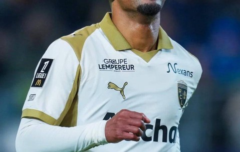 一场5-0，让法甲榜首易主！大黑马一路狂飙，大巴黎又被挤下王座，身价相差11倍