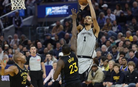 文班亚马26+9福克斯27+8 马刺擒勇士6连胜